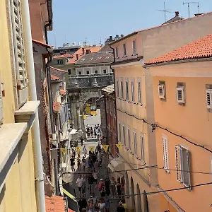 Dejan Apartment-top Centar-old Town-low Budget Apartamento